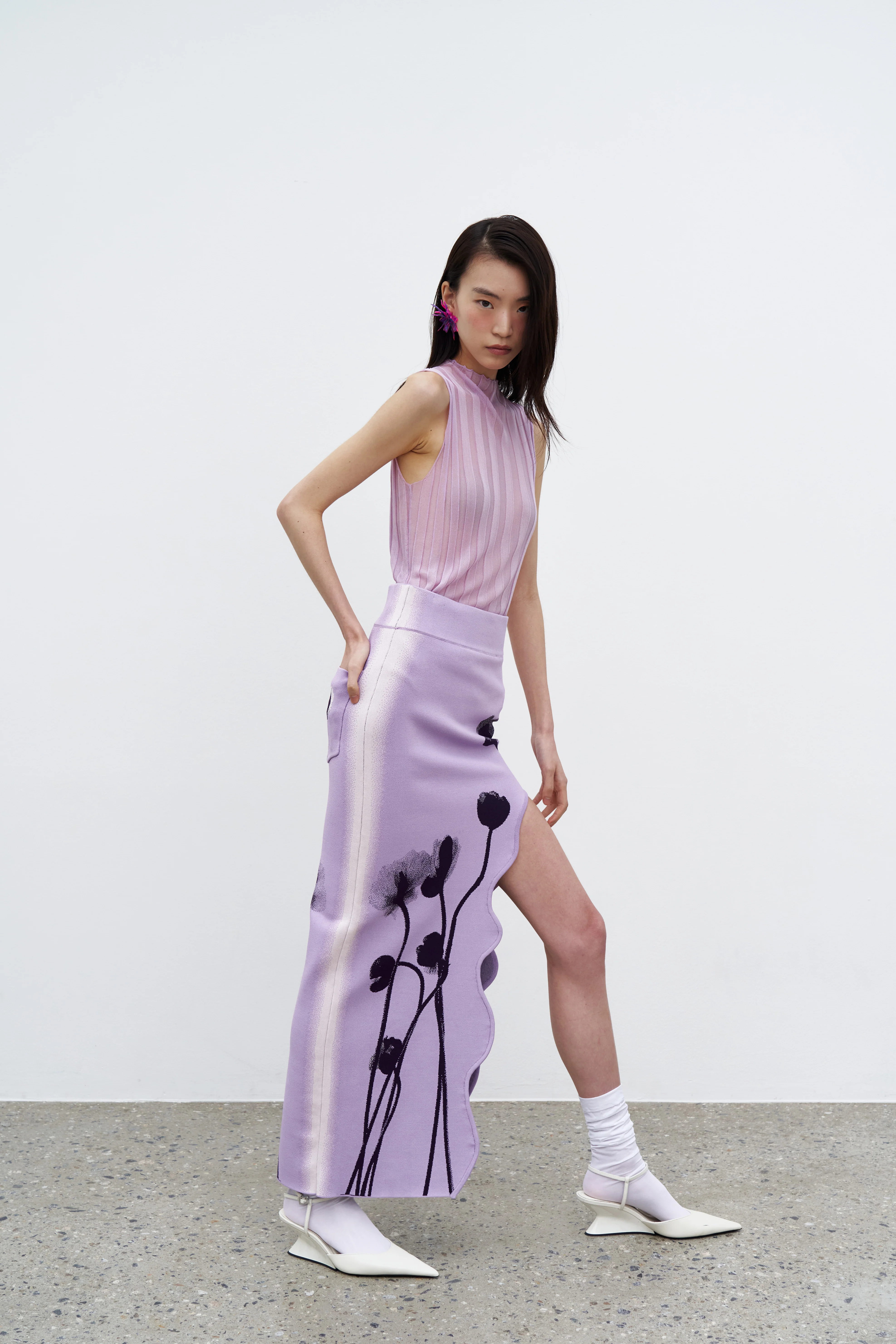 LILY FLOWER PRINT WAVY MIDI SKIRT - Image 2