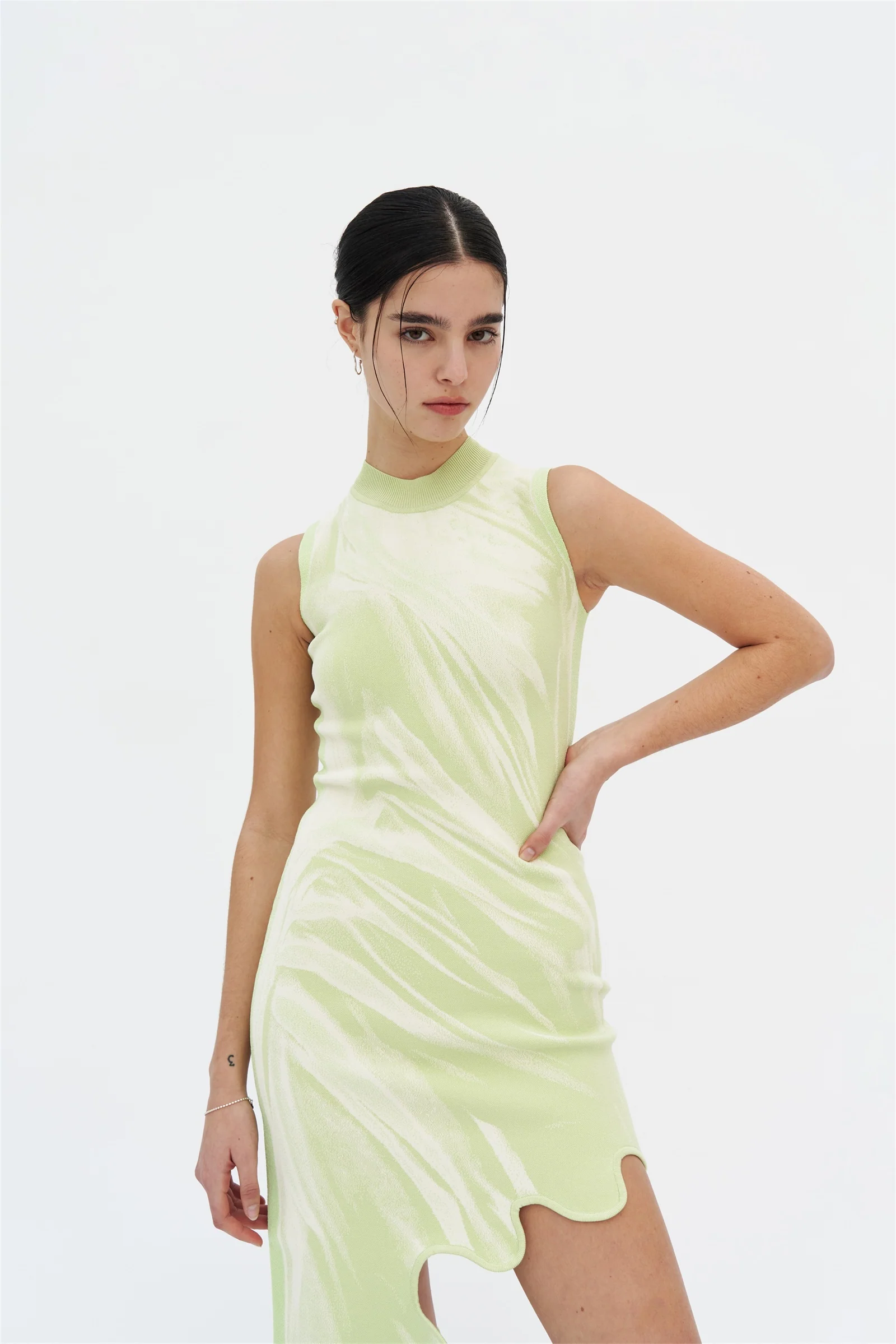 MIA SIGNATURE WAVY DRESS